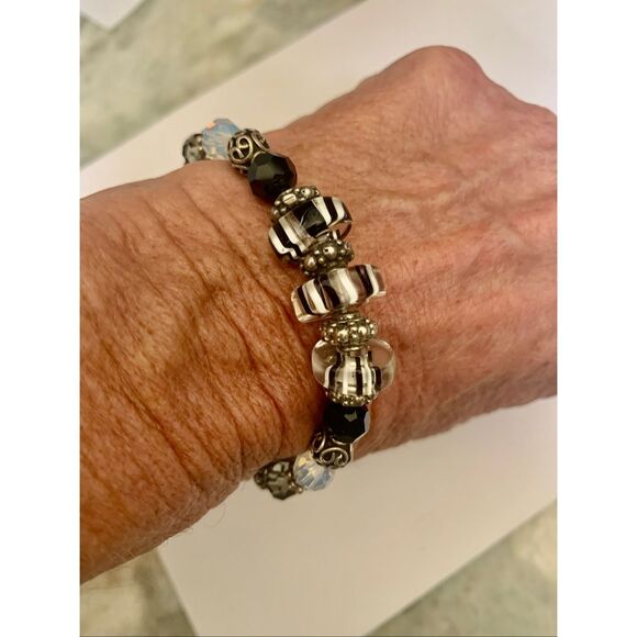 Black and White Furnace Glass and AB Crystals Bracelet #timeless #handmade - Picture 3 of 4